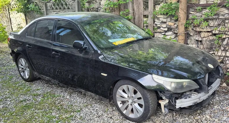 samochody osobowe BMW Seria 5 cena 8000 przebieg: 272000, rok produkcji 2005 z Jaworzno